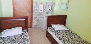 Хостелы Hostel Mare Роя Двухместный номер с 2 отдельными кроватями и окном-3